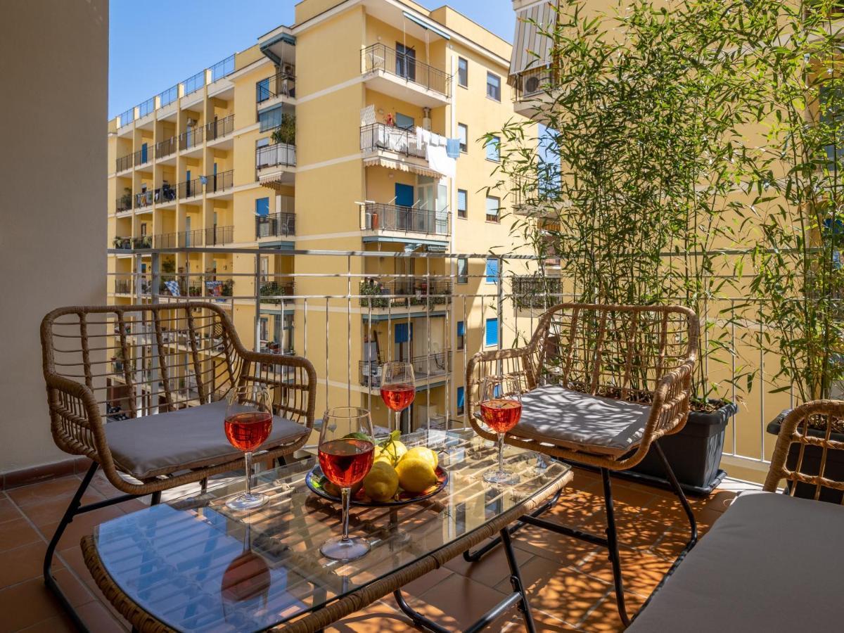 Surya House - Elegant Apartment In Sorrento Eksteriør bilde
